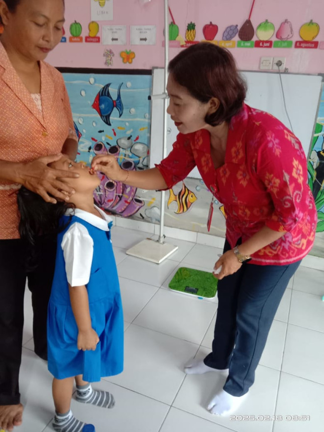 Pendistribusian obat cacing dan Vitamin A di SD Negeri Tista dan TK Sandi Reka