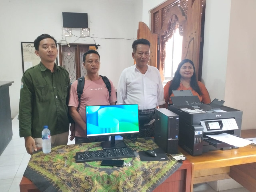 Penerimaan Hibah Personal Computer dan Printer untuk RUang Komunitas Digital Desa Tista